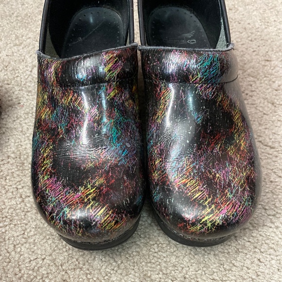 Shoes - Dansko clogs